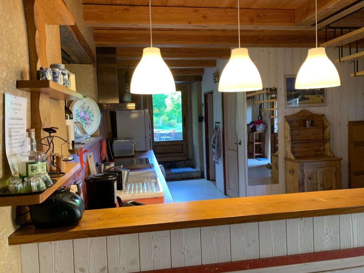 Gite Du Manoir Du Cosquer Pommerit-Jaudy Exteriör bild